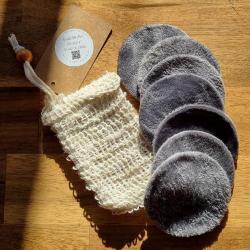 7 x microfibre wipes in a cotton wash bag